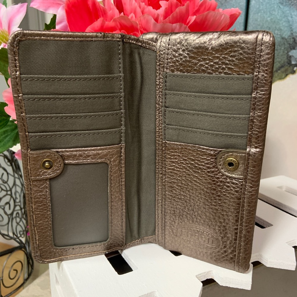 Fossil Wallet - Picture 3 of 5